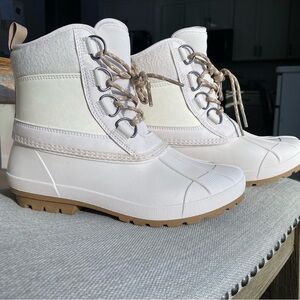 Universal Thread Women’s Tiffy Duck Winter Boot - Size 6
